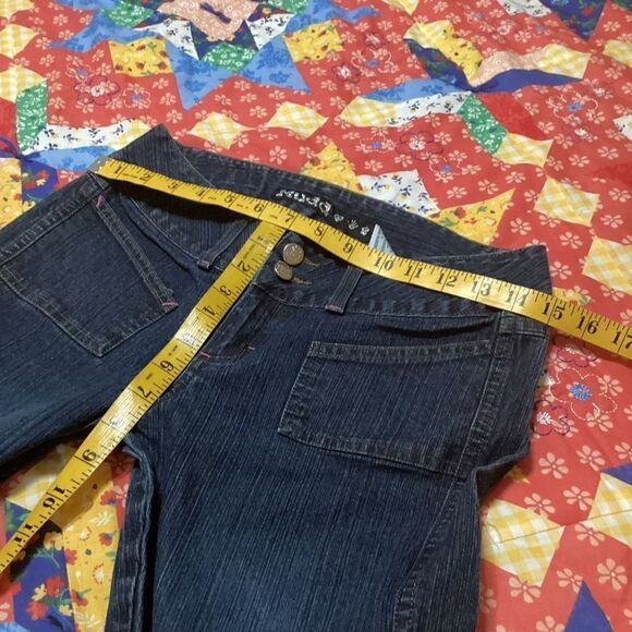 Vintage Mudd Cuffed Capri Size: 5 - Picture 4 of 7